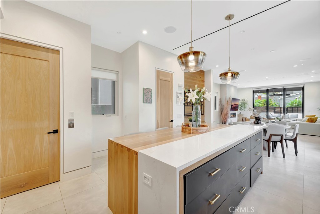 0e614fcf 36be 46c4 9575 C2273c01cdef