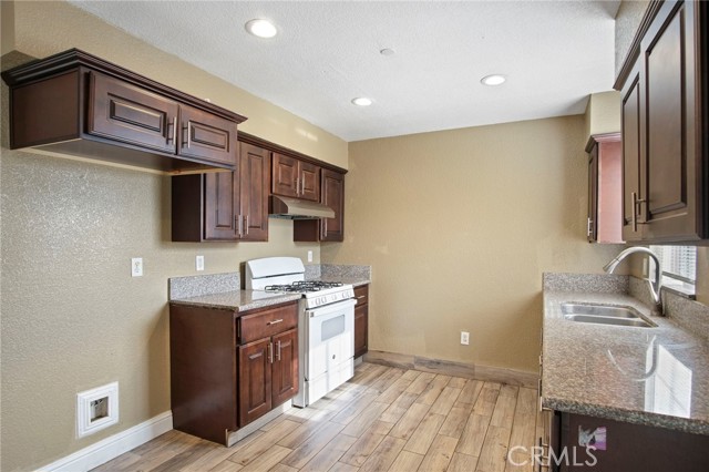 Detail Gallery Image 10 of 23 For 266 N Leon Ct, Planada,  CA 95365 - 3 Beds | 1 Baths