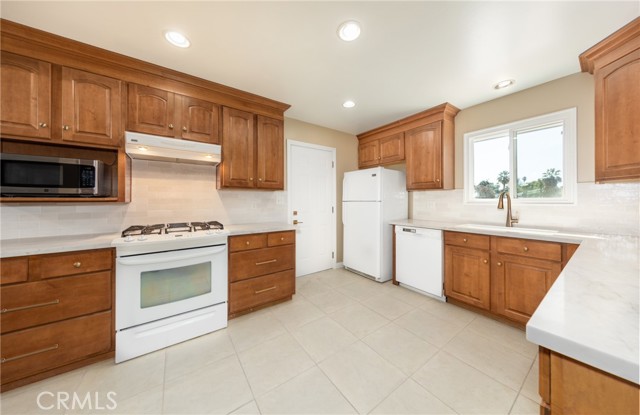 Detail Gallery Image 5 of 22 For 1309 Stillman Ave, Redlands,  CA 92374 - 4 Beds | 2 Baths