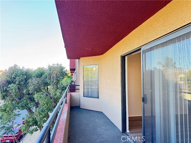 Detail Gallery Image 21 of 27 For 4717 Ben Ave #210,  Valley Village,  CA 91607 - 2 Beds | 2 Baths