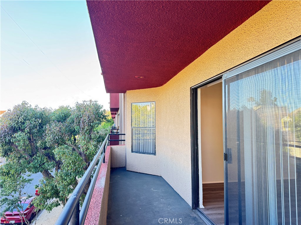 https://media.crmls.org/medias/0e62c1b8-4315-4e64-9ef5-e0d00ceb44f4.jpg?preset=X-Large
