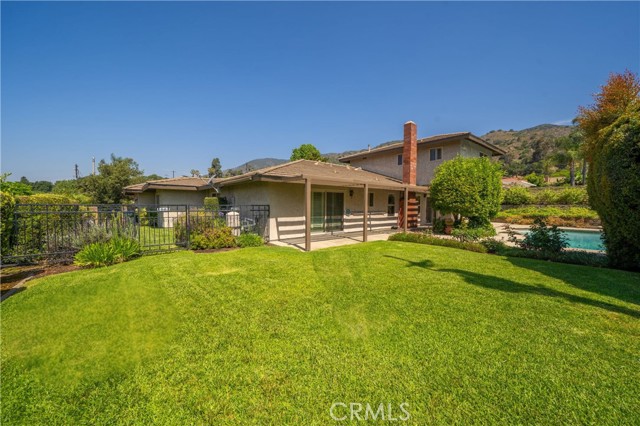 964 N Entrada Way, Glendora CA: https://media.crmls.org/medias/0e62eda9-d385-4c3f-bdca-2067294cc7b0.jpg
