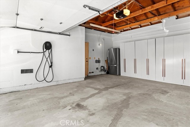 12303 Ridge Circle, Los Angeles CA: https://media.crmls.org/medias/0e632e19-fdd1-4c0d-a5e2-3c35eeea7ff1.jpg