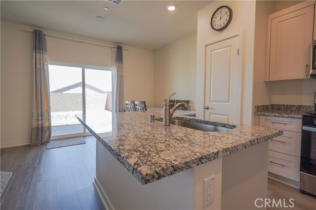 Detail Gallery Image 3 of 26 For 12326 Ranchito Way, Victorville,  CA 92392 - 3 Beds | 2 Baths