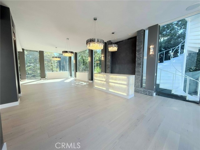 Detail Gallery Image 41 of 68 For 1024 Summit Dr, Beverly Hills,  CA 90210 - 7 Beds | 7/2 Baths