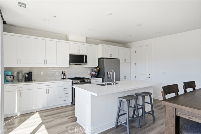 Detail Gallery Image 13 of 68 For 1172 Ginger Pl, Santa Maria,  CA 93455 - 3 Beds | 2/1 Baths