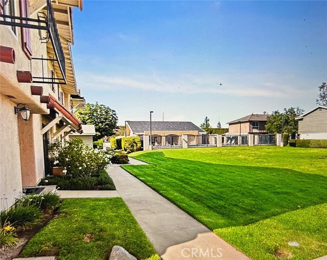 Detail Gallery Image 5 of 29 For 17232 Nisson Road #D,  Tustin,  CA 92780 - 2 Beds | 1/1 Baths