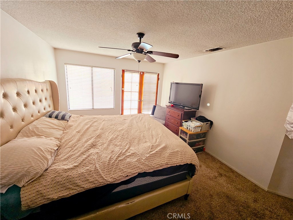 https://media.crmls.org/medias/0e66a7b6-ac88-42f1-8a4c-c0509f597b7c.jpg?preset=X-Large