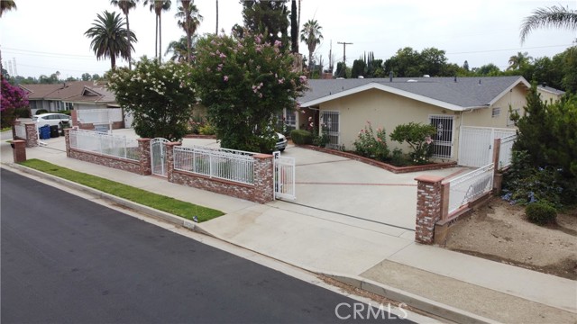 19128 Prairie Street, Northridge CA: https://media.crmls.org/medias/0e66bd1f-d3b2-4f23-898f-dc187ebba07a.jpg