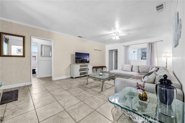 2451 Graydon Avenue, Monrovia CA: https://media.crmls.org/medias/0e67051a-8911-4f8d-b1f2-d7156055db09.jpg