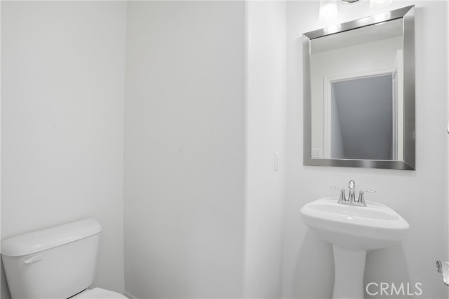 Detail Gallery Image 11 of 34 For 811 N Dalton Ave #105,  Azusa,  CA 91702 - 4 Beds | 3/1 Baths