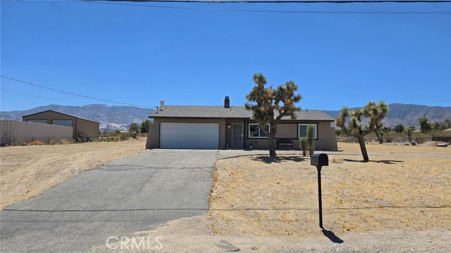 Detail Gallery Image 1 of 10 For 32673 Zircon Rd, Lucerne Valley,  CA 92356 - 3 Beds | 1 Baths