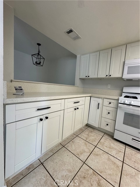 Detail Gallery Image 12 of 37 For 68711 Cedar Rd, Cathedral City,  CA 92234 - 3 Beds | 2 Baths