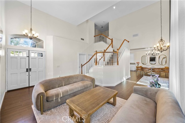 Detail Gallery Image 3 of 25 For 27503 Wellsley Way, Valencia,  CA 91354 - 4 Beds | 3 Baths