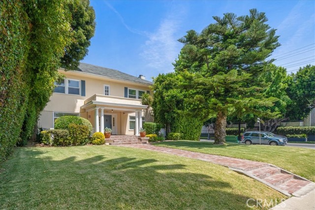 268 S Norton Avenue, Los Angeles CA: https://media.crmls.org/medias/0e6a5bf5-0fb1-4998-8b25-e5f717226f4d.jpg