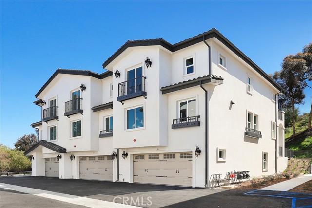 6 Oakmont Street, Phillips Ranch CA: https://media.crmls.org/medias/0e6a6bf7-0f22-4441-a23d-52ad405b21b7.jpg