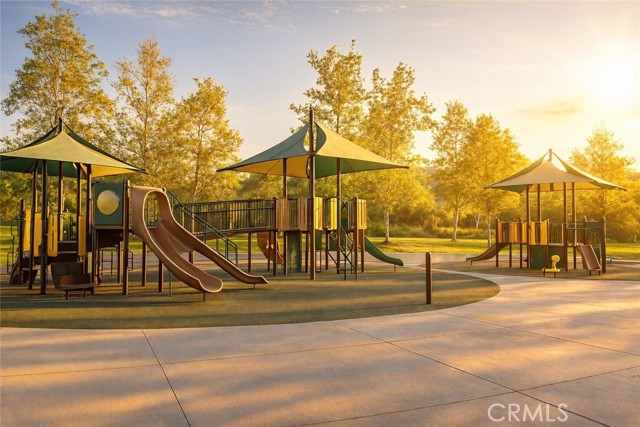 Detail Gallery Image 24 of 33 For 2700 E Chaucer #14,  Los Angeles,  CA 90065 - 4 Beds | 4 Baths