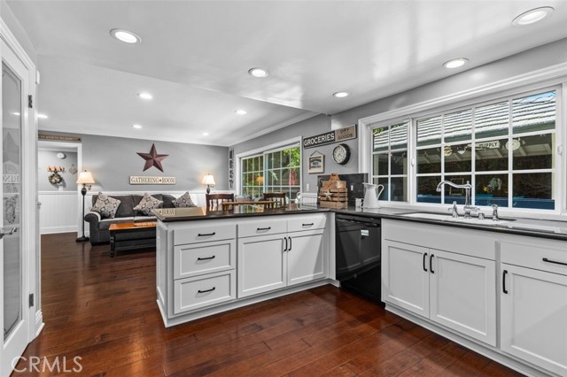 513 Loyola Drive, Placentia CA: https://media.crmls.org/medias/0e6b2a6e-23b1-42a3-8040-2c49830b98cd.jpg