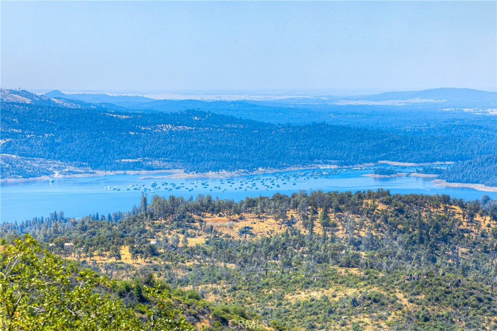 https://media.crmls.org/medias/0e6b8f5f-512e-4dd8-8a7b-301d4e1563fd.jpg?preset=X-Large