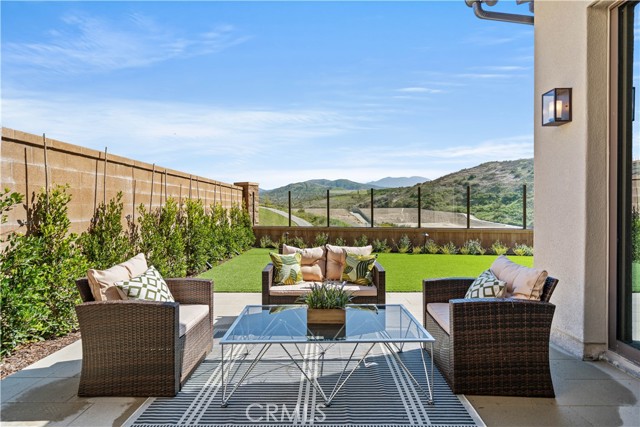 146 Tomahawk, Irvine CA: https://media.crmls.org/medias/0e6c76fd-46bc-4a14-a065-8a403bcab85a.jpg