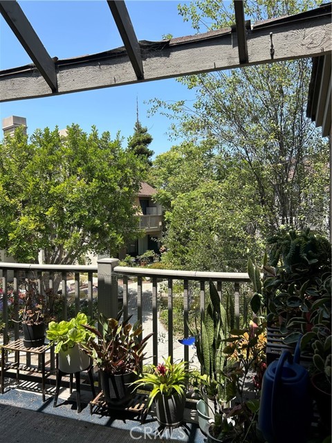 10591 Lakeside S Drive, Garden Grove CA: https://media.crmls.org/medias/0e6d3f25-c049-4983-b85e-b27fb568d628.jpg
