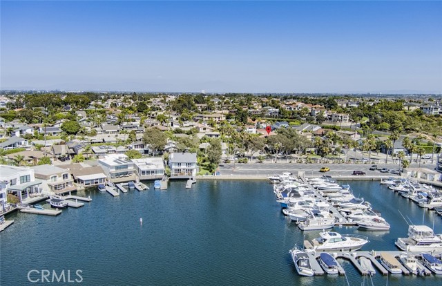 Detail Gallery Image 7 of 19 For 17179 Roundhill St, Huntington Beach,  CA 92649 - 4 Beds | 2/1 Baths