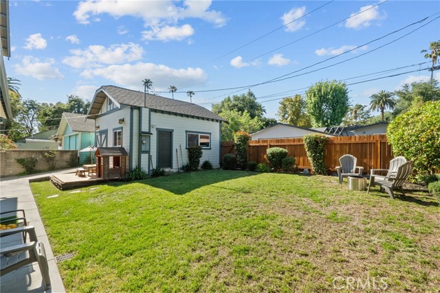 1719 Monte Vista Street, Pasadena CA: https://media.crmls.org/medias/0e6df36d-a0f7-45d6-8bed-8f5e3b574b55.jpg
