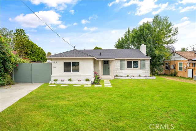 Detail Gallery Image 1 of 27 For 629 Ford St, Corona,  CA 92879 - 4 Beds | 2 Baths