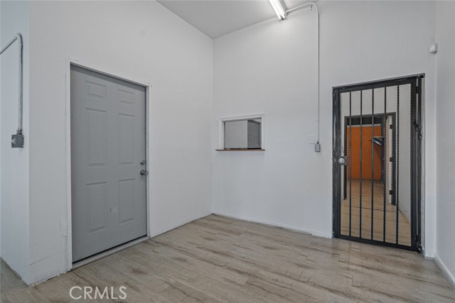 6951 Reseda Boulevard photo 4