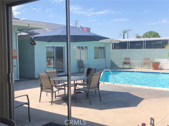 Detail Gallery Image 2 of 21 For 12550 E Carson St #120,  Hawaiian Gardens,  CA 90716 - 2 Beds | 1/1 Baths