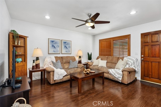12526 Cuesta Drive, Cerritos CA: https://media.crmls.org/medias/0e6ee46b-8da2-49d6-8fe1-ffd8931398d1.jpg