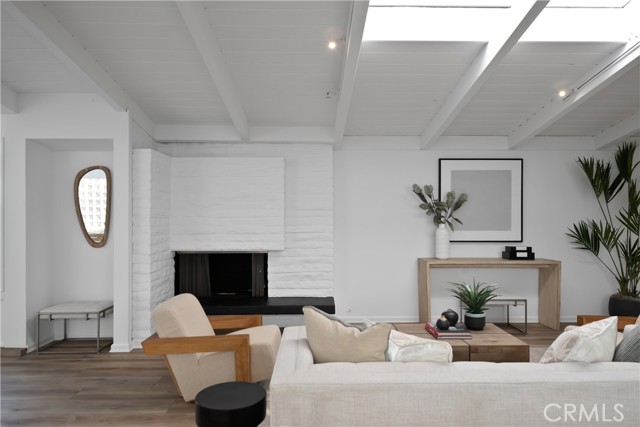 317 8th Street, Manhattan Beach, California 90266, 3 Bedrooms Bedrooms, ,3 BathroomsBathrooms,Residential,Sold,8th,SB22148792