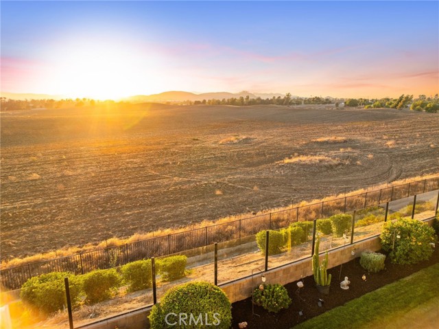 37629 Fiesta Flower Street, Murrieta CA: https://media.crmls.org/medias/0e6f4d3d-8866-4fe6-b2f8-bbbde714d389.jpg