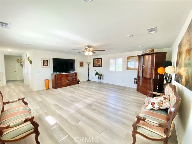 Detail Gallery Image 12 of 19 For 1011 Balsam St, Calimesa,  CA 92320 - 4 Beds | 3 Baths