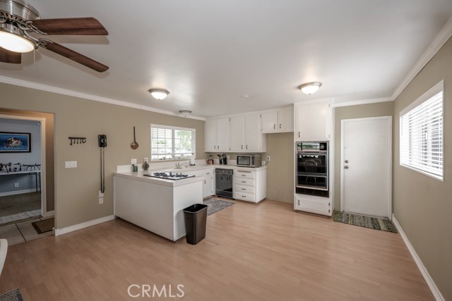 2042 Hurles Avenue photo 7