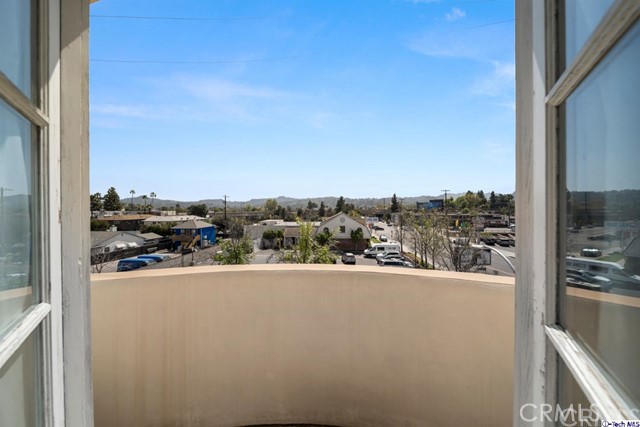 2 Bed Home for Sale in Valley Village, California