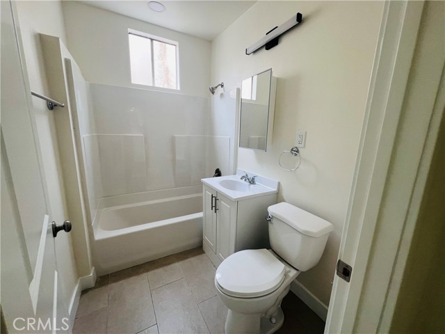 Detail Gallery Image 4 of 6 For 231 Harps St, San Fernando,  CA 91340 - 2 Beds | 1 Baths