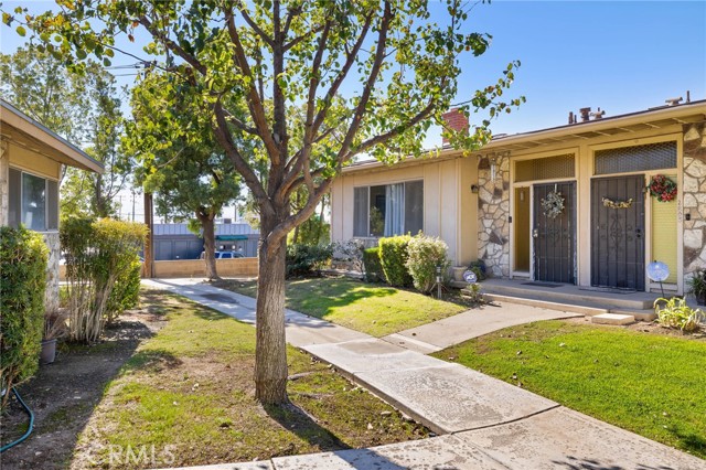 Detail Gallery Image 3 of 30 For 2801 Oswell St, Bakersfield,  CA 93306 - 3 Beds | 2/1 Baths