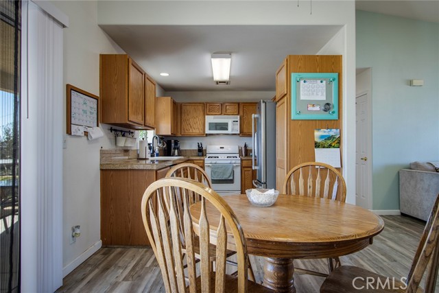 Detail Gallery Image 10 of 27 For 3619 Lexington, Yucca Valley,  CA 92284 - 3 Beds | 2 Baths