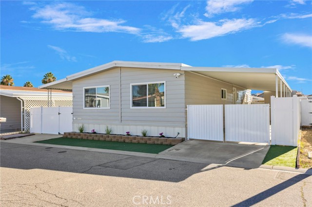 Detail Gallery Image 2 of 29 For 15252 Seneca Rd #221,  Victorville,  CA 92392 - 3 Beds | 2 Baths