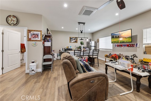 8963 Bold Ruler Lane, Jurupa Valley CA: https://media.crmls.org/medias/0e724a70-17db-4a9f-ad10-384340967dc2.jpg