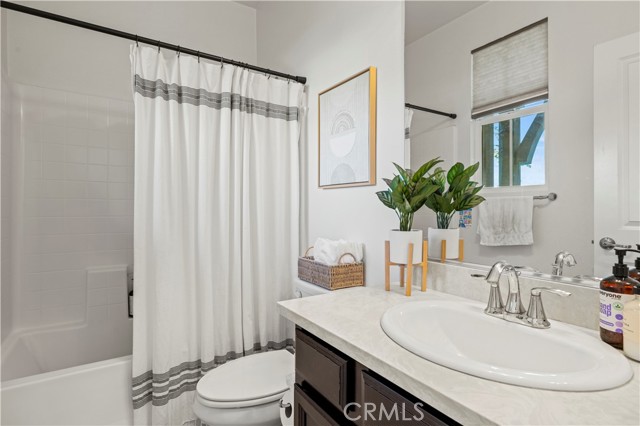 Detail Gallery Image 25 of 60 For 24106 Village Cir, Valencia,  CA 91354 - 4 Beds | 3 Baths