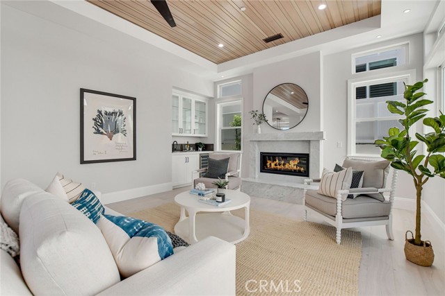 LIVING ROOM BEAUTIFUL DETAILED CEILING