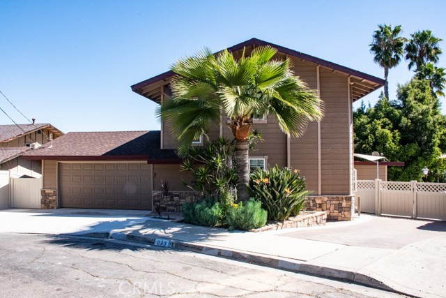 Detail Gallery Image 2 of 68 For 933 Eastside Rd, El Cajon,  CA 92020 - 3 Beds | 2/1 Baths