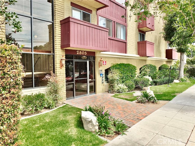 Detail Gallery Image 1 of 74 For 2805 E 3rd Street #10 #10,  Long Beach,  CA 90814 - 2 Beds | 2 Baths