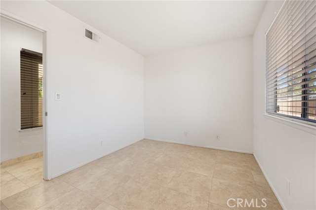 Image 20 of 43 For 43349 Martini Court B