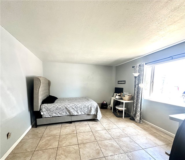 644 Whittendale Street, Bakersfield CA: https://media.crmls.org/medias/0e76b67f-82a7-49c5-9a23-93efca42c2cc.jpg