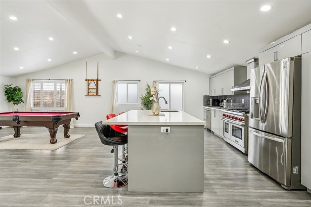 5633 Rawlings Avenue, Woodland Hills CA: https://media.crmls.org/medias/0e76c729-5076-4534-b392-c91f2e4a327d.jpg