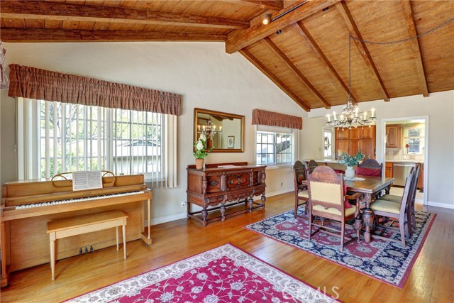 2307 Cameron Avenue, Covina CA: https://media.crmls.org/medias/0e7791b8-8602-457e-9263-1223fdfc8cbf.jpg
