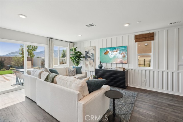 MODEL HOME